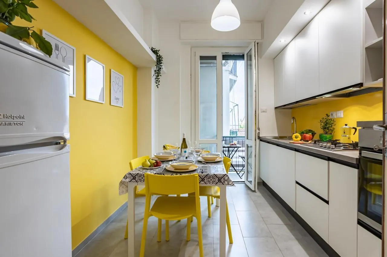 Yellowsunny Apartment With Two Balconies Pisa Italy