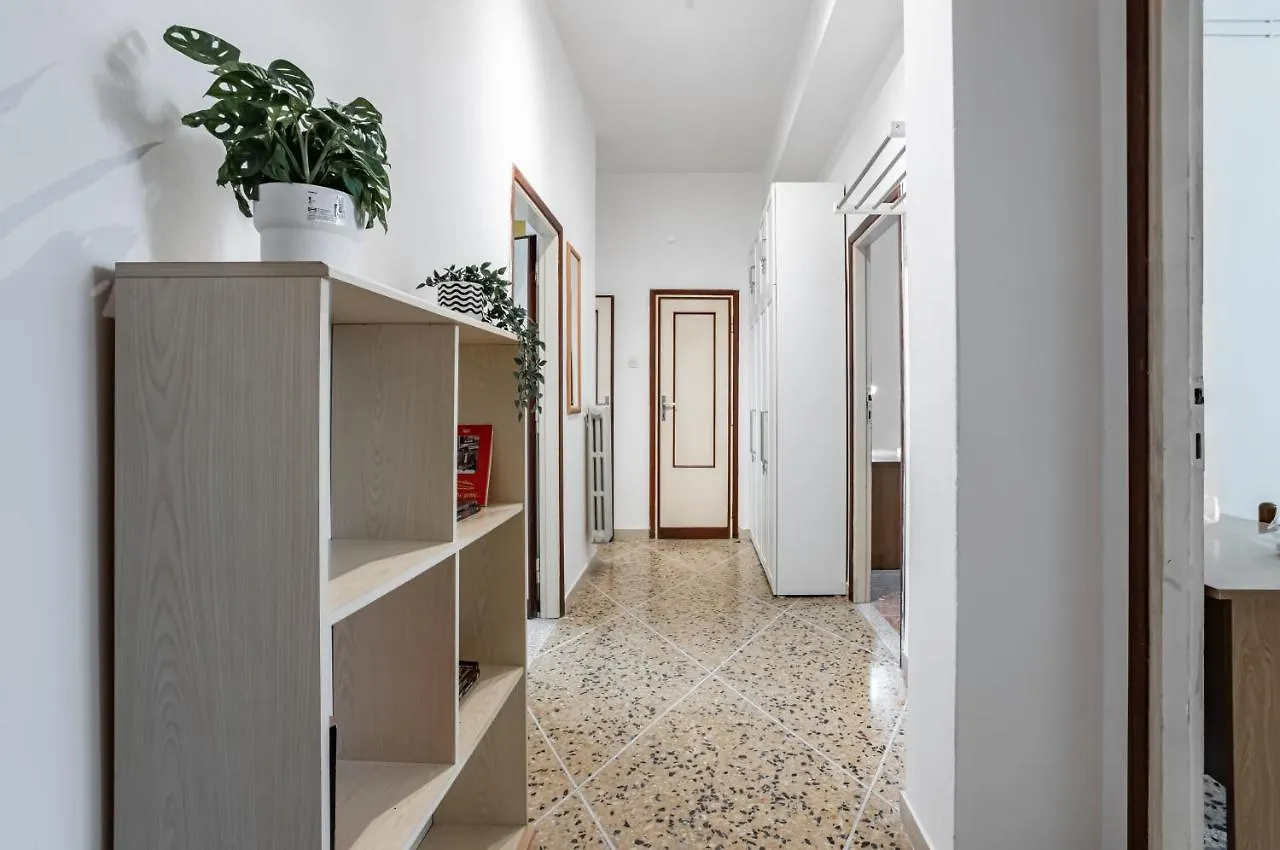 Yellowsunny Apartment With Two Balconies Piza